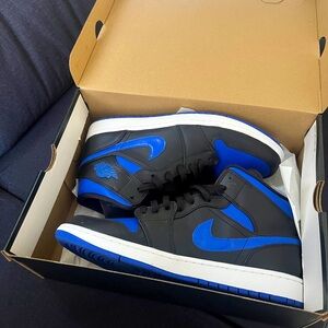 BRAND NEW JORDAN 1 MID BLUE SIZE 12